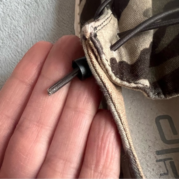 Hey Dude Wendy Camo Camouflage Print Slip-On Sneaker Canvas Shoe Sz 7 - Picture 9 of 15